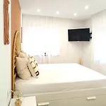 Supertubos House Peniche