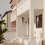 Supertubos House Peniche 4*