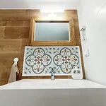 Supertubos House Peniche 4*