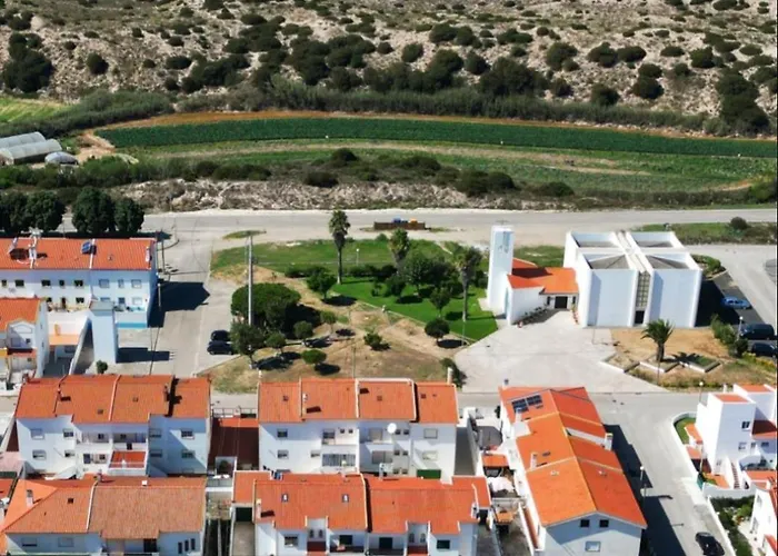 Supertubos House Peniche 4* 阿通奎亚·达·巴利亚