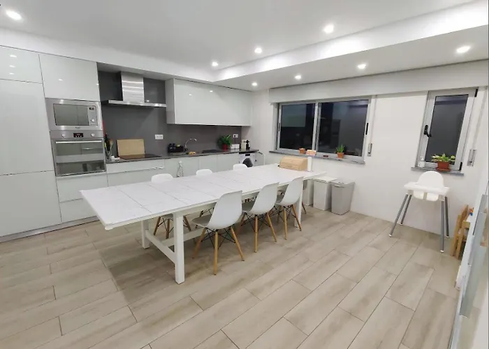 Supertubos House Peniche 住宿加早餐酒店