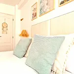Supertubos House Peniche Bed and Breakfast