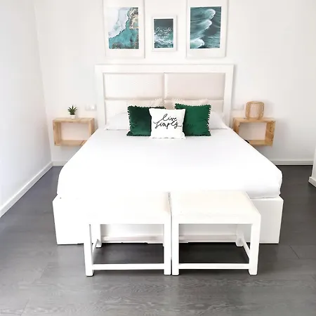 Supertubos House Peniche Bed and breakfast