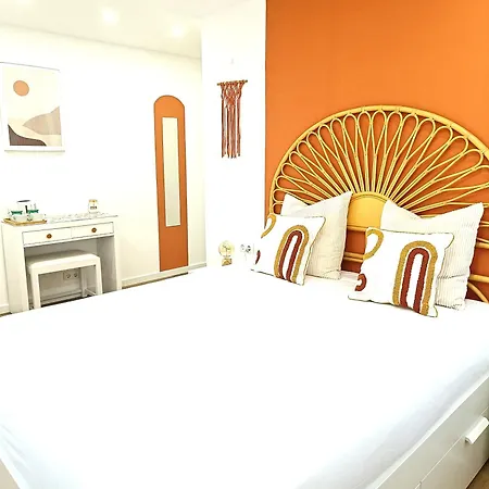 Supertubos House Peniche Bed and breakfast