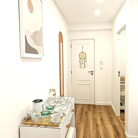 Supertubos House Peniche *