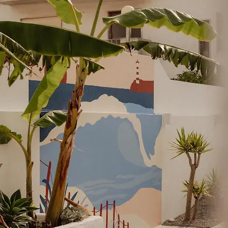 Supertubos House Peniche * Атогиа-да-Балейя