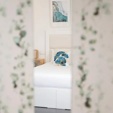Supertubos House Peniche Bed & Breakfast