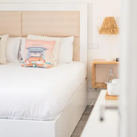 Supertubos House Peniche Bed & Breakfast