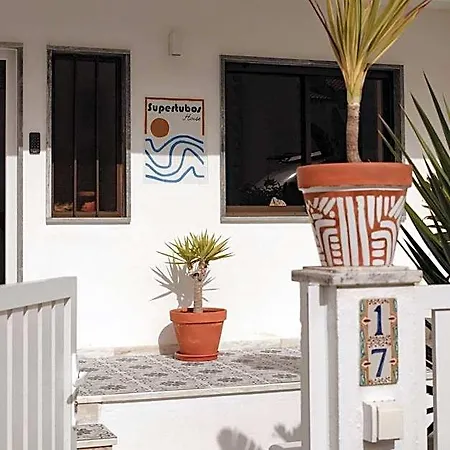 Supertubos House Peniche Alojamento de Acomodação e Pequeno-almoço 4*